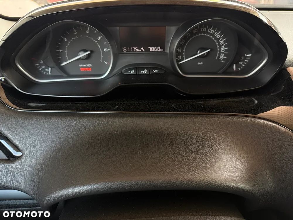 Peugeot 208 1.2 PureTech Allure - 25