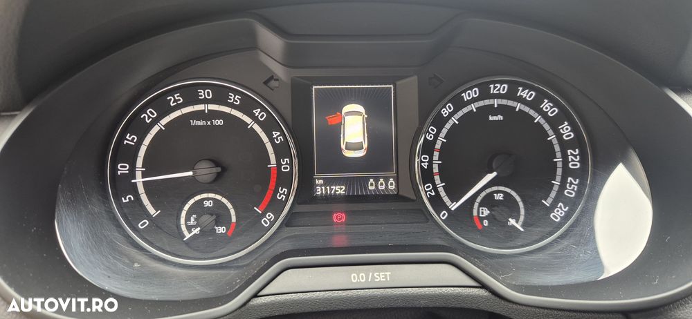 Skoda Octavia 2.0 TDI RS DSG - 20