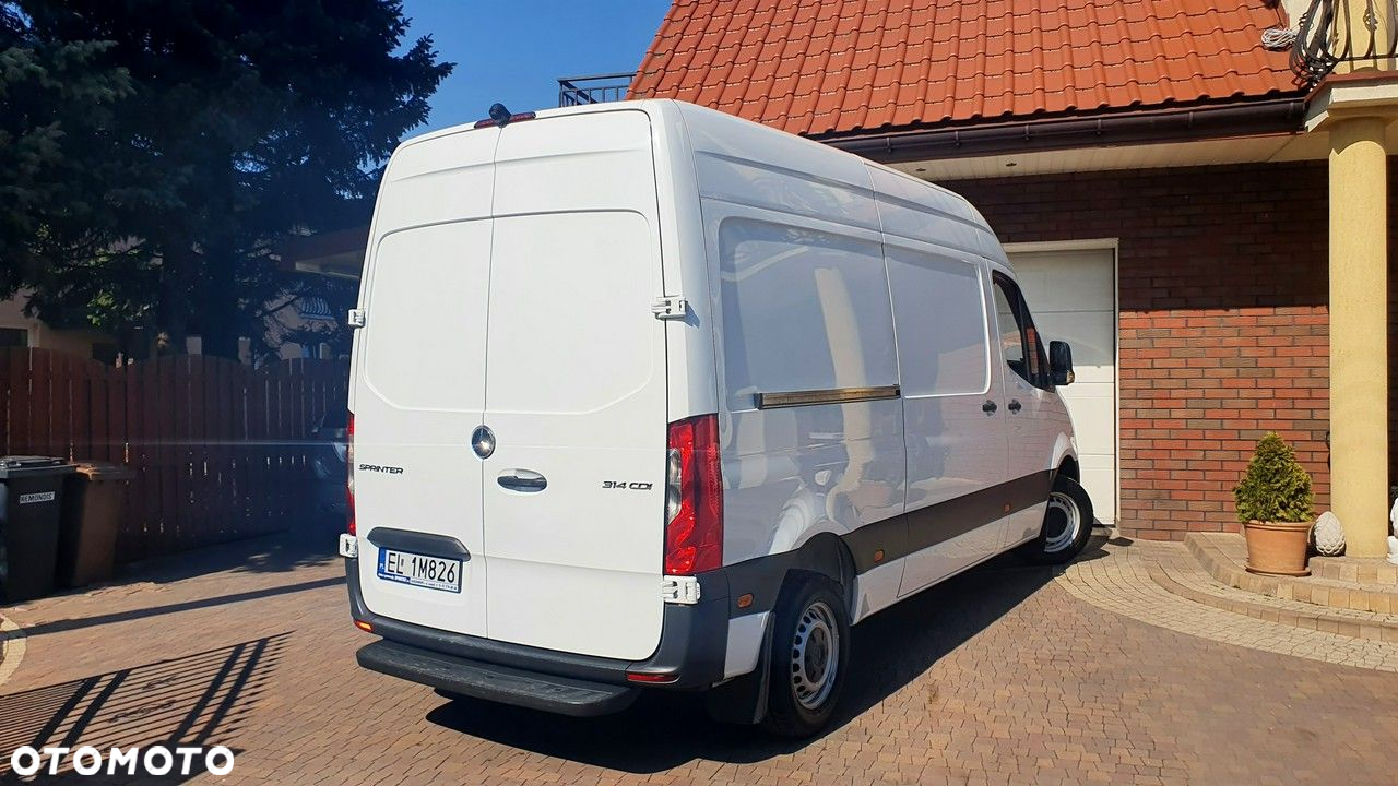 Mercedes-Benz Sprinter - 13