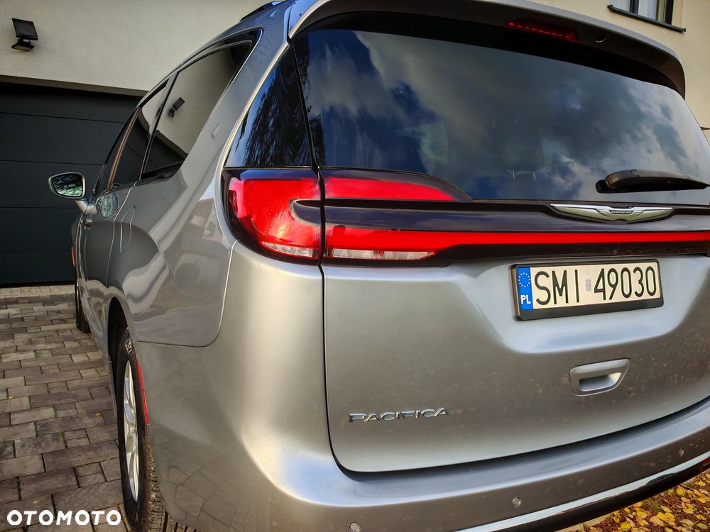 Chrysler Pacifica - 17