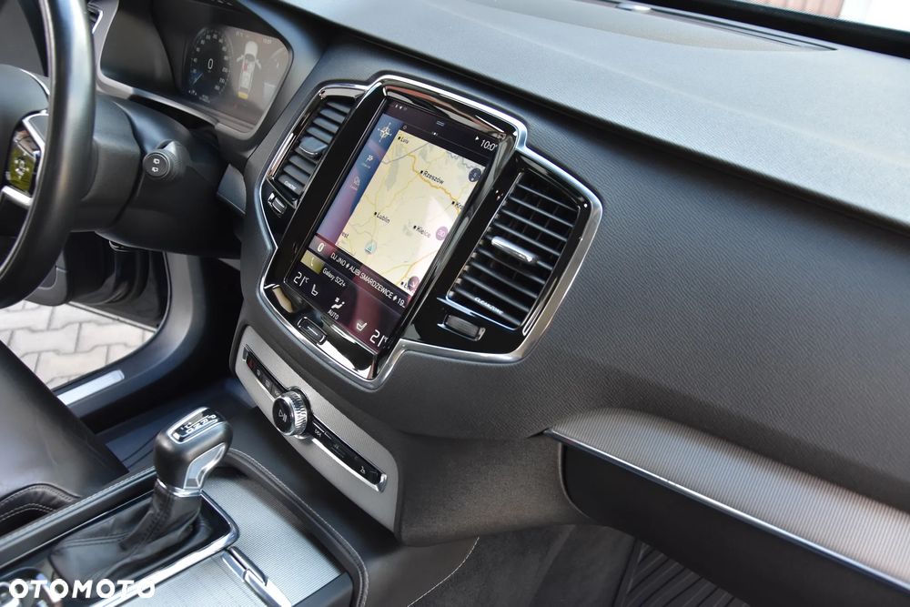Volvo XC 90 - 21