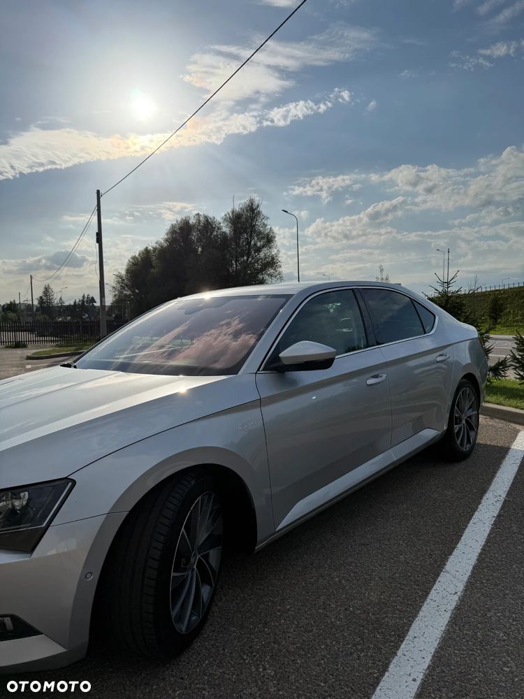 Skoda Superb 2.0 TDI 4x4 L&K DSG - 2