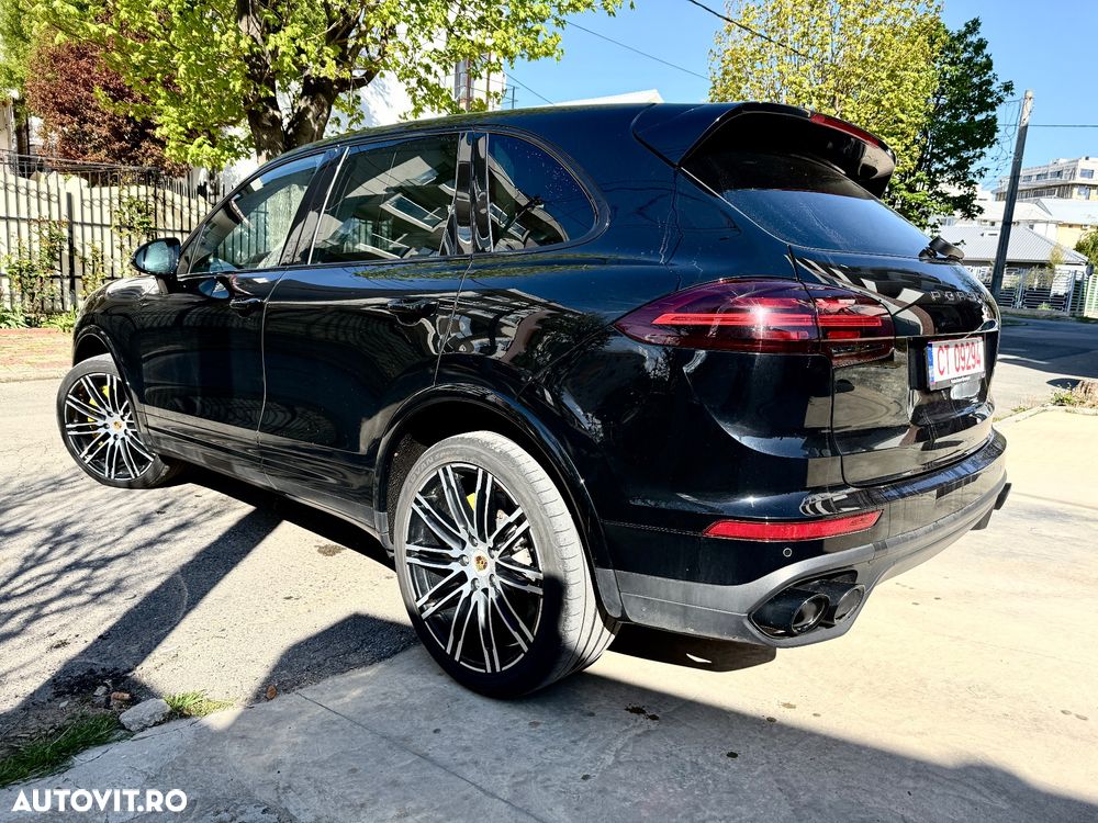 Porsche Cayenne Turbo S Tiptronic S - 17