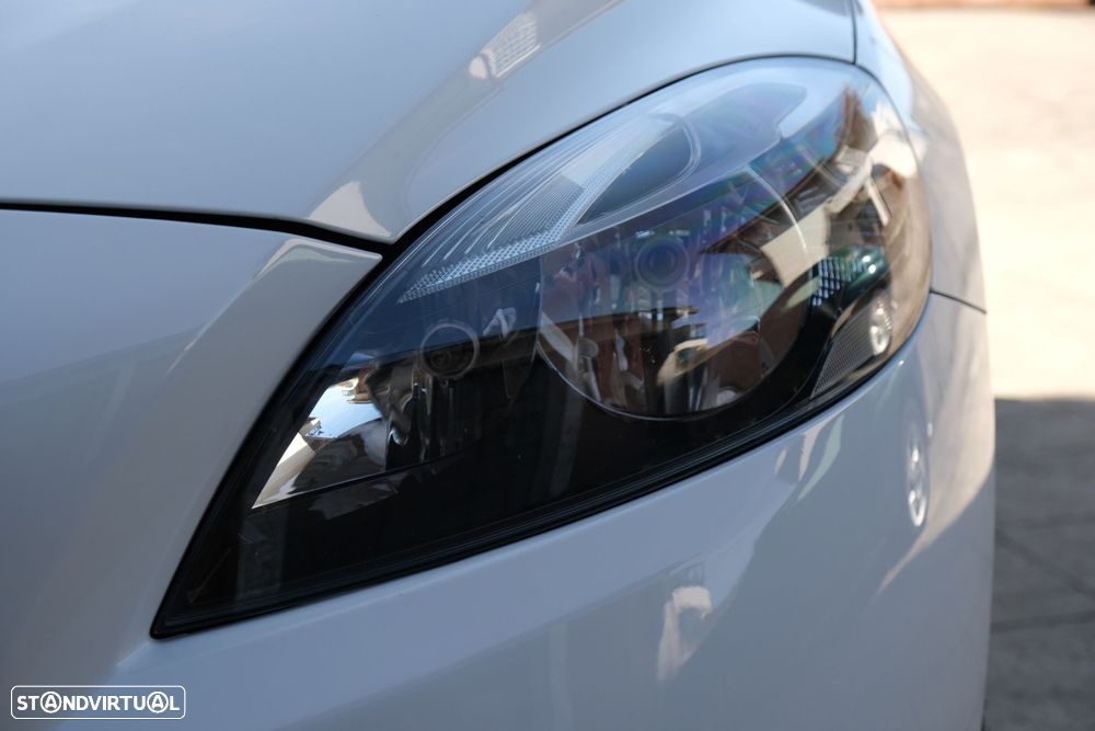 Volvo V40 2.0 D2 Momentum - 32