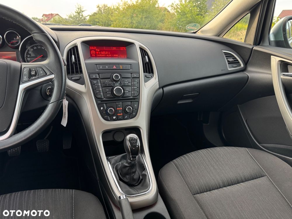 Opel Astra 1.4 Turbo Design Edition - 24