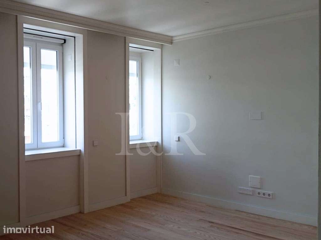 Apartamento T2 com varanda, junto ao Marquês Pombal, Lisboa - Grande imagem: 3/33