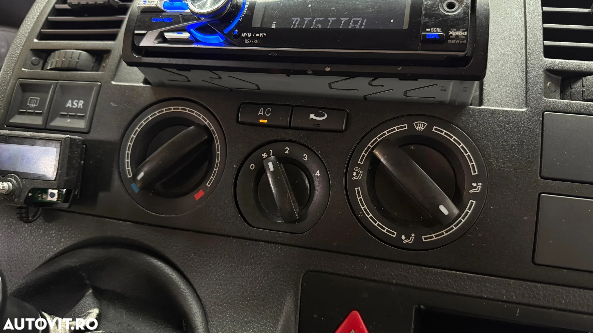 Volkswagen Transporter - 17