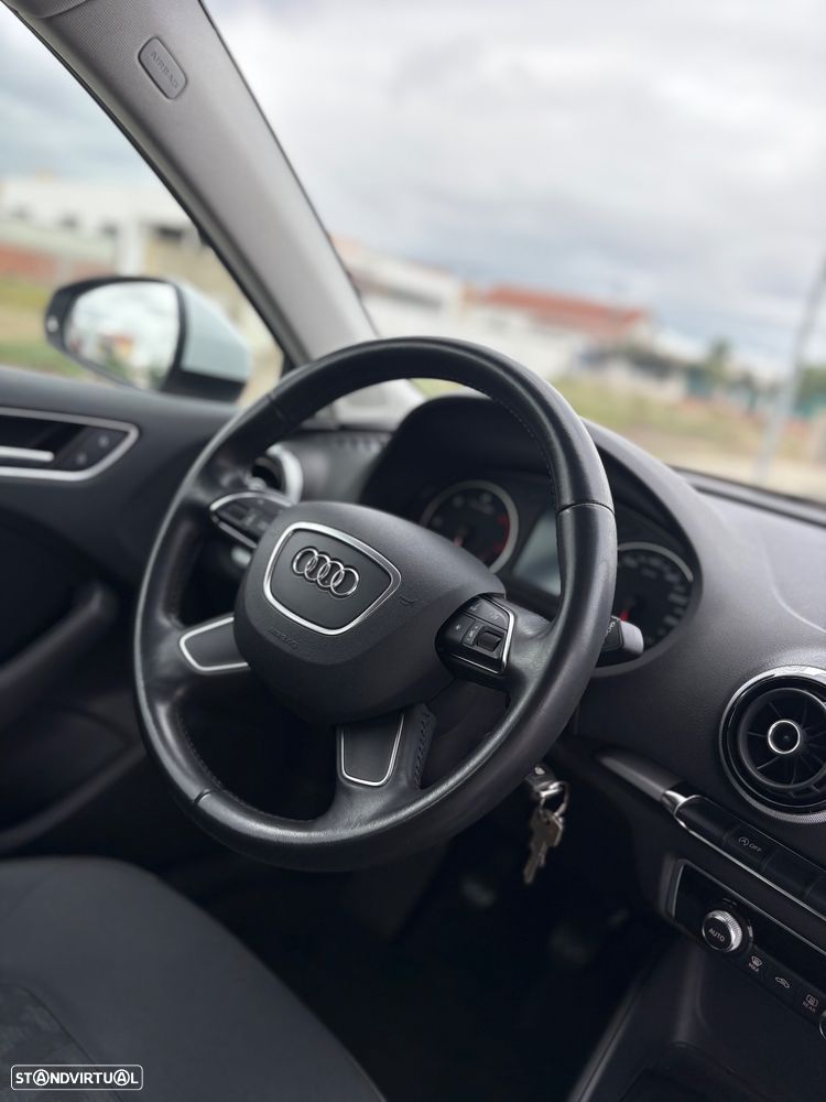 Audi A3 Sportback 1.6 TDI Attraction Ultra - 13