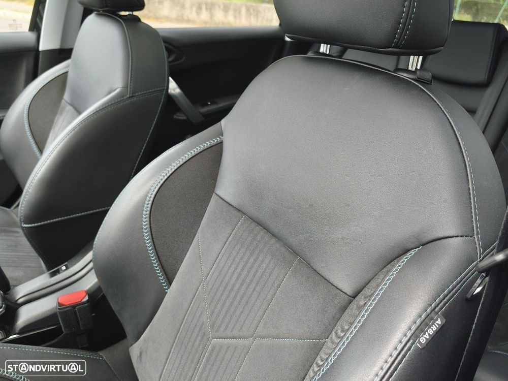 Peugeot 2008 1.2 PureTech Allure EAT6 - 35