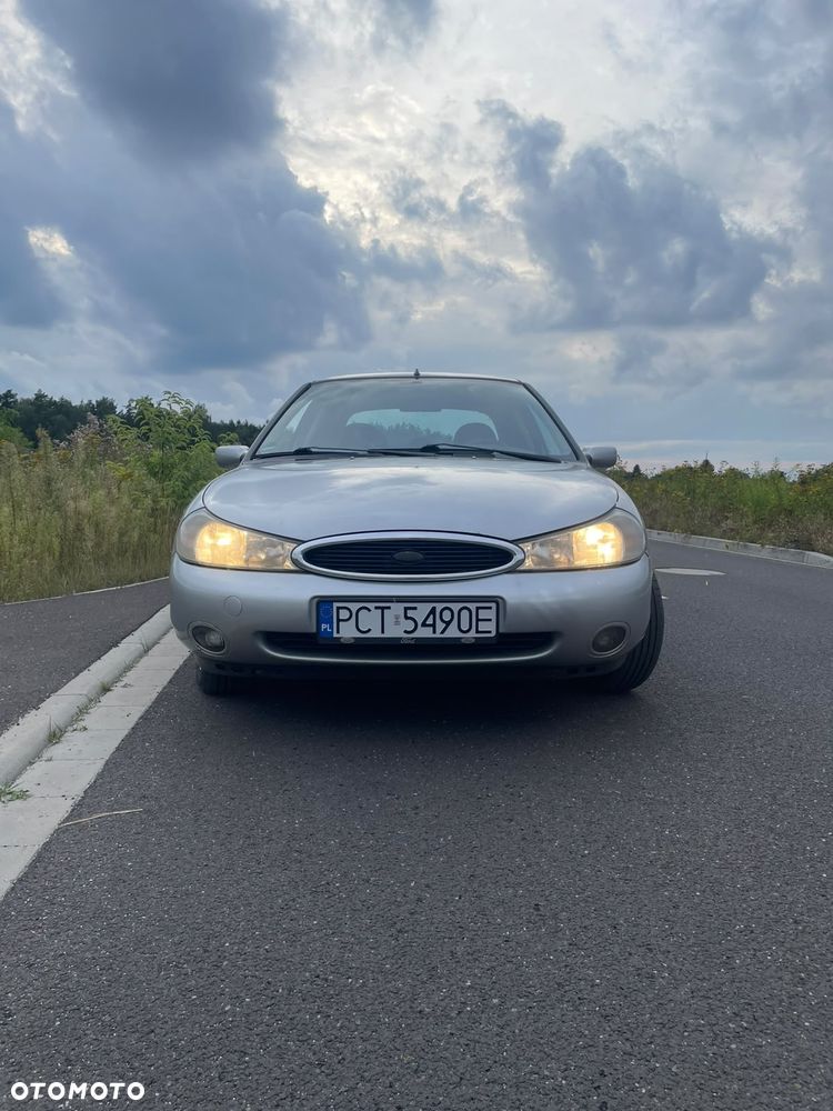 Ford Mondeo 2.5 V6 Ghia - 3