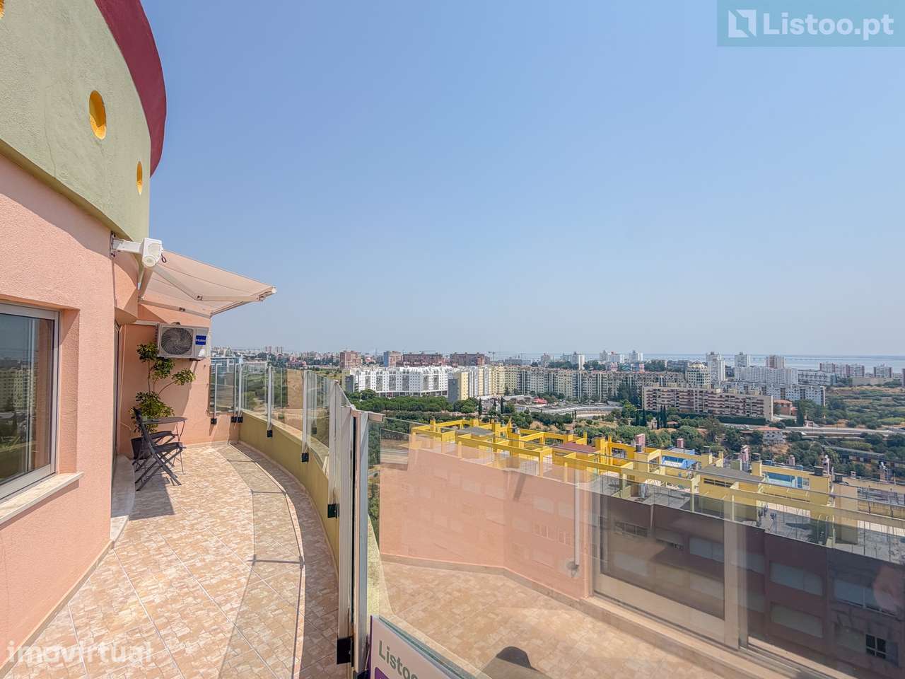 Penthouse T1 com Terraço e Vista para o Rio - Grande imagem: 2/36