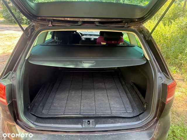 Volkswagen Passat - 4