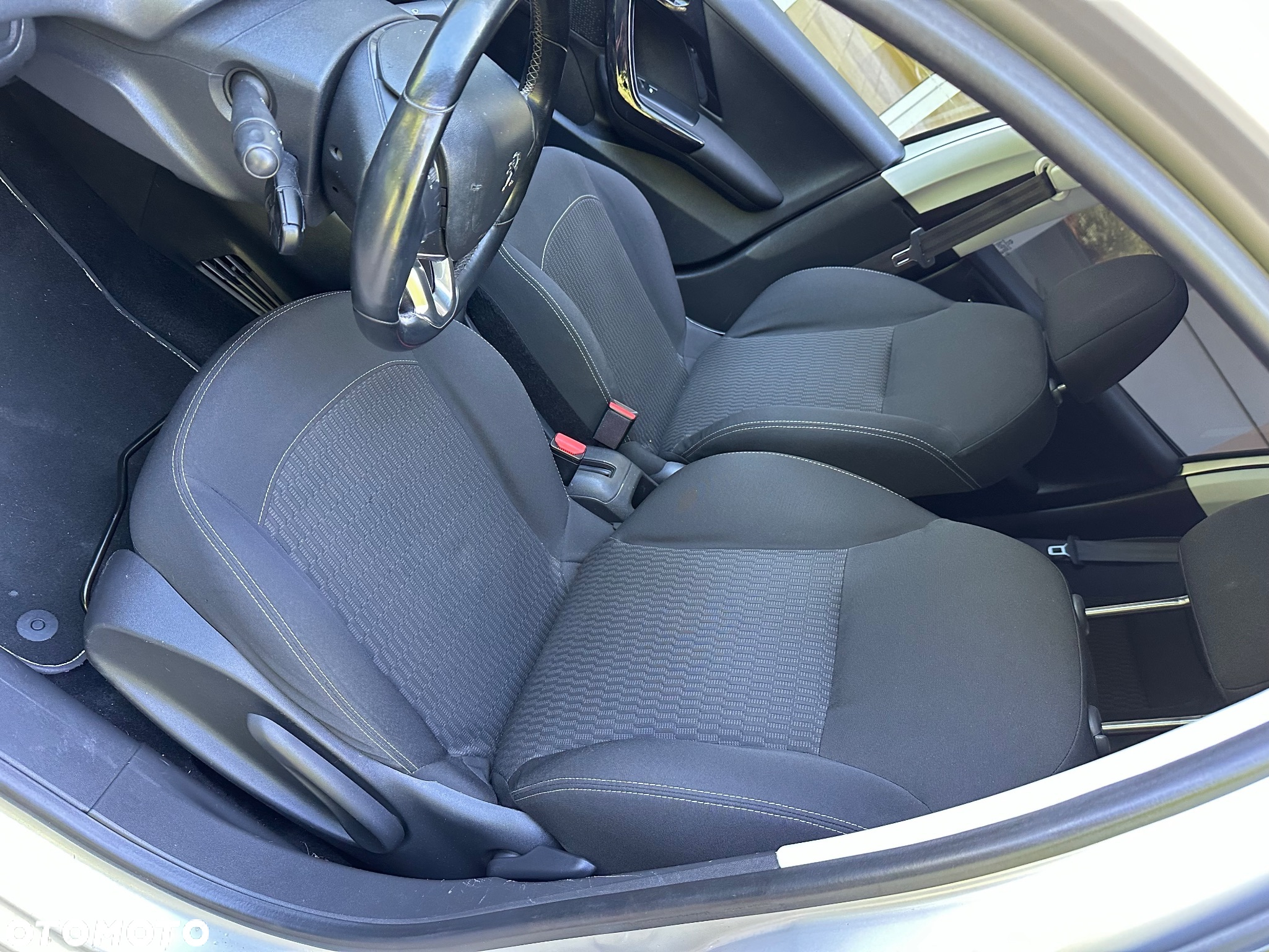 Peugeot 208 1.2 PureTech GPF Allure S&S EAT6 - 14