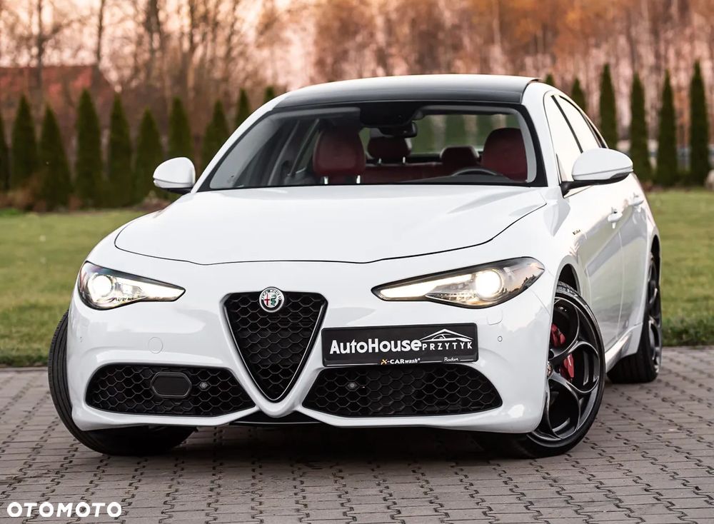 Alfa Romeo Giulia 2.0 Turbo 16V AT8-Q4 Veloce - 4