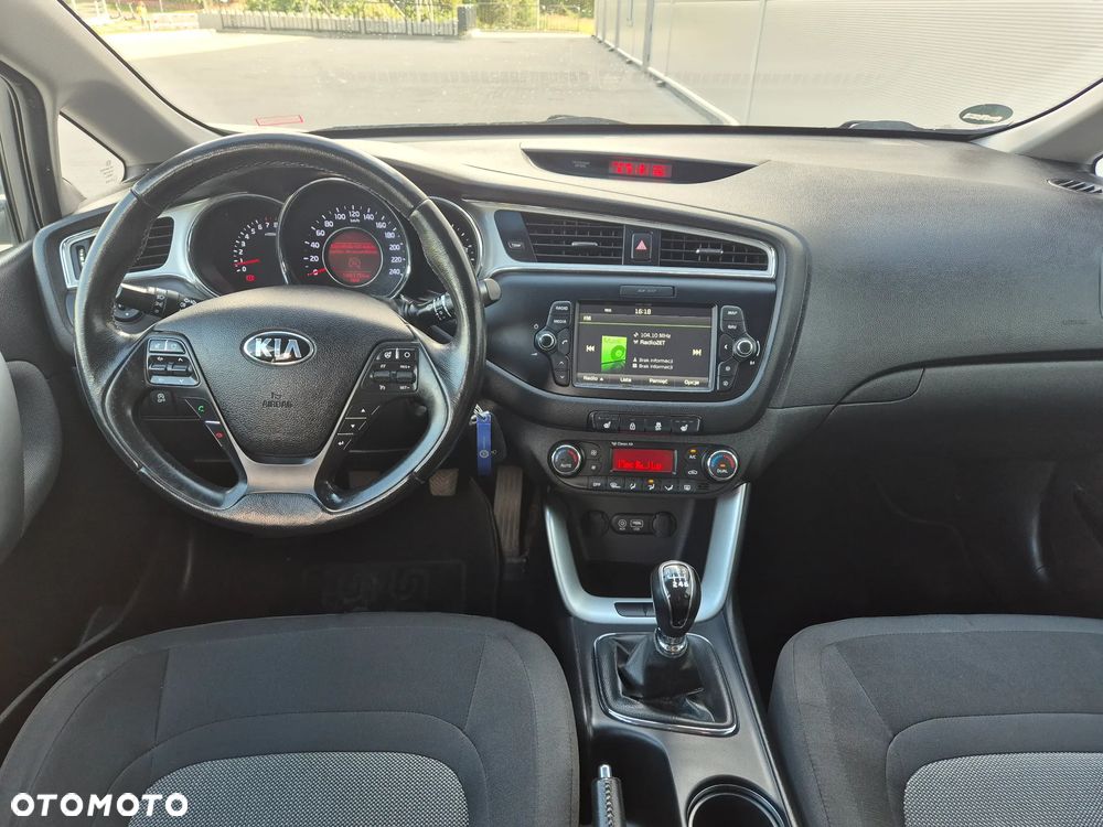 Kia Ceed 1.4 CVVT Dream Team Edition - 16