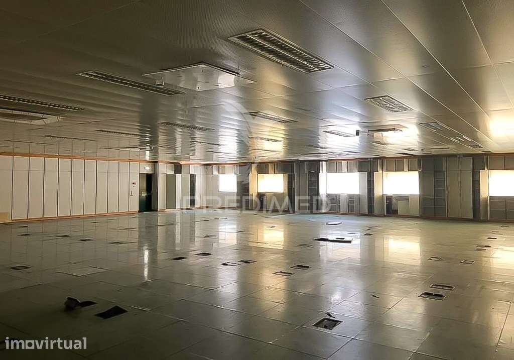 Venda de Edifício escritórios e armazém centro de Carnaxide - Grande imagem: 4/8