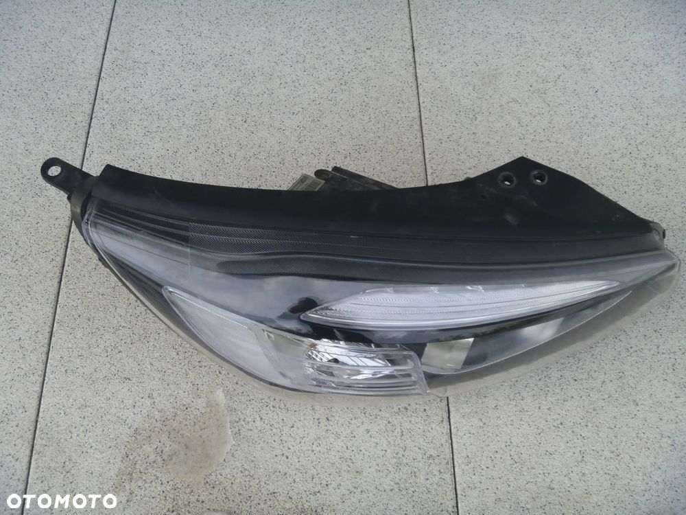 KIA SORENTO III XENON LED PRAWY IGŁA 92102-C5100 - 5