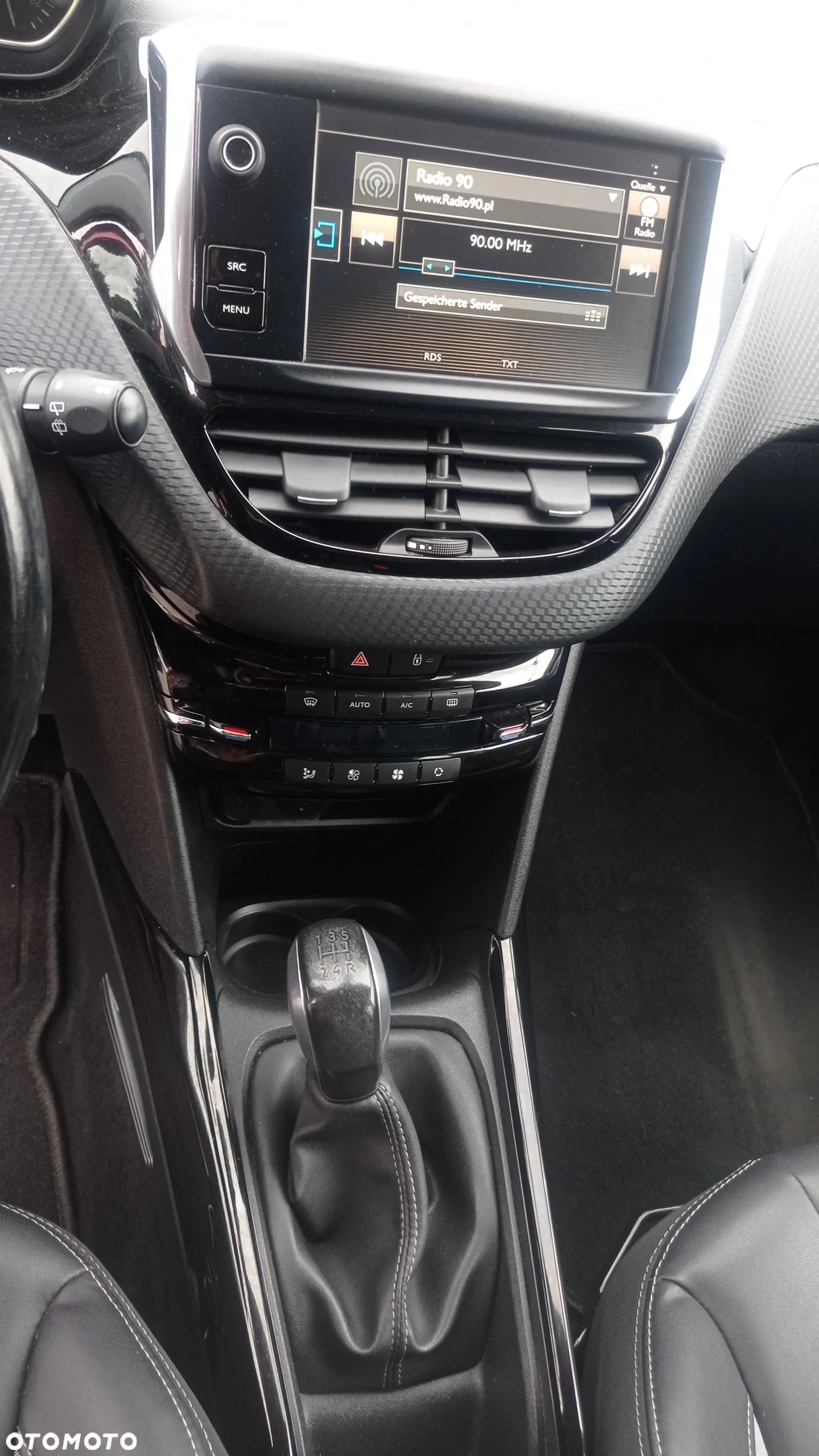 Peugeot 2008 1.2 Pure Tech Allure S&S - 10