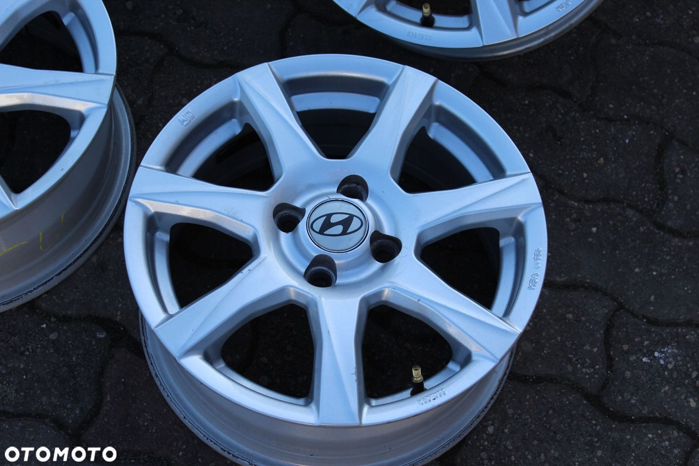 OZ HYUNDAI i10 15cali 4x100 ET47 6J TPMS - 7
