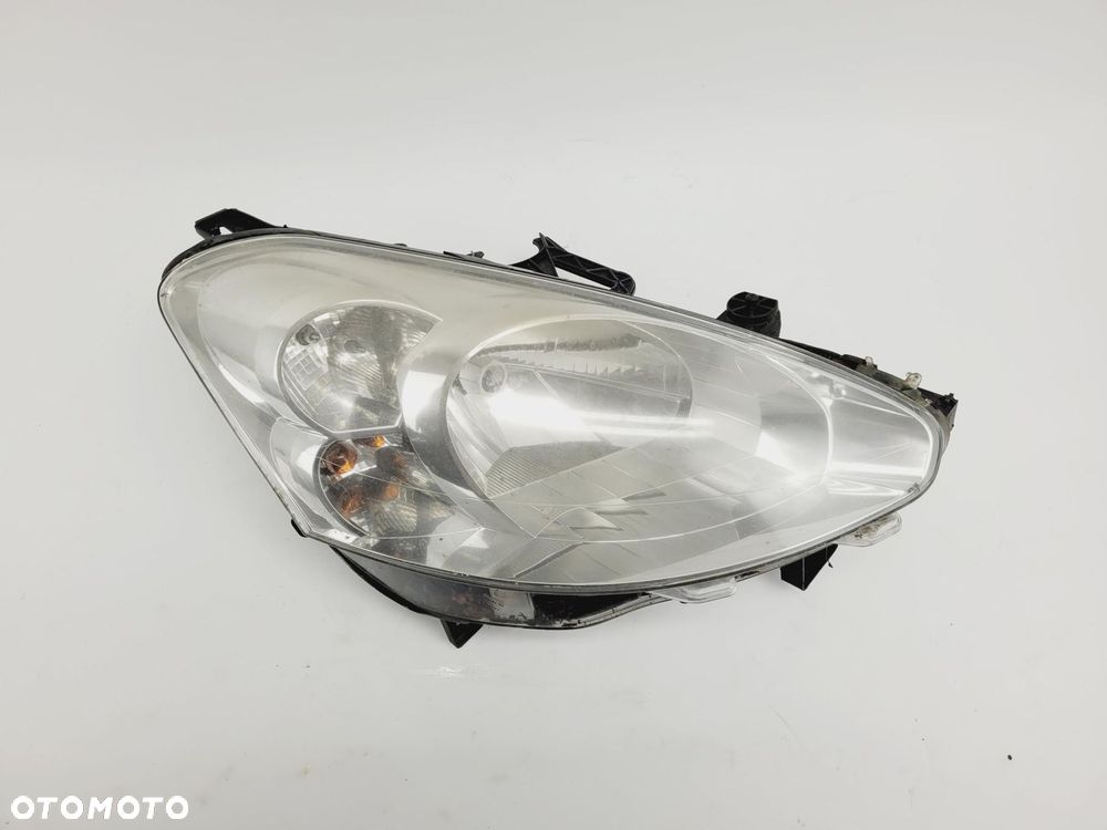 LAMPA PRAWY PRZÓD PRAWA PRZEDNIA PEUGEOT PARTNER III LIFT 9677202380 - 1