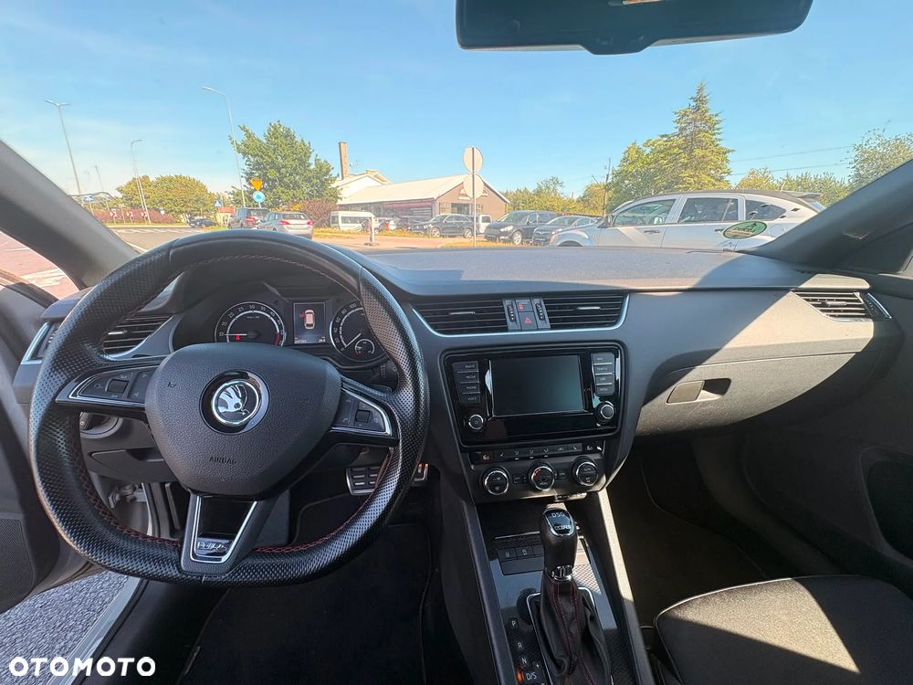 Skoda Octavia 2.0 TDI DSG RS - 10