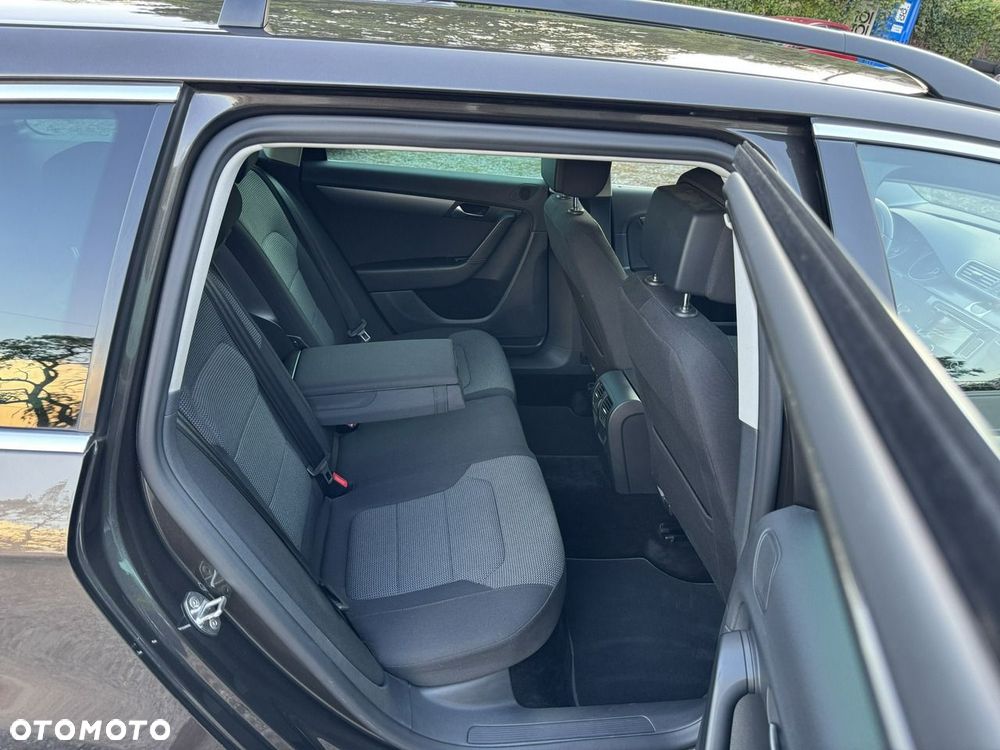 Volkswagen Passat - 17