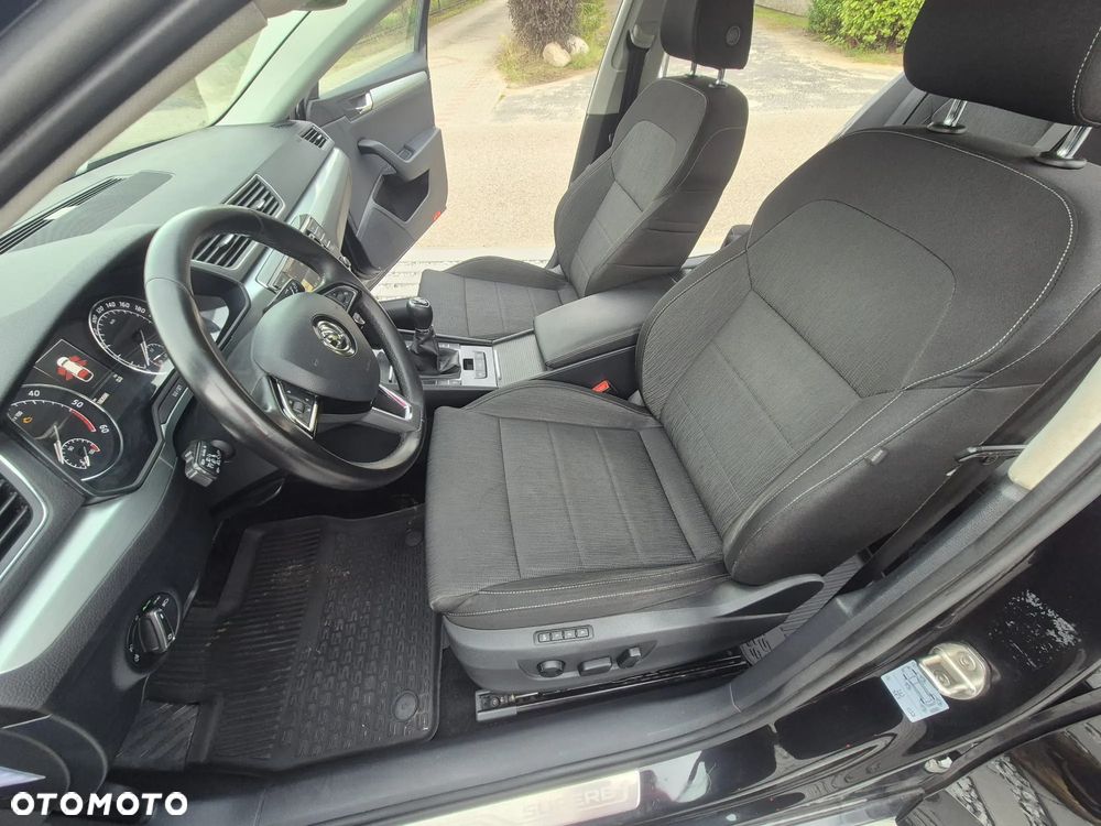 Skoda Superb 2.0 TDI Premium Edition - 20