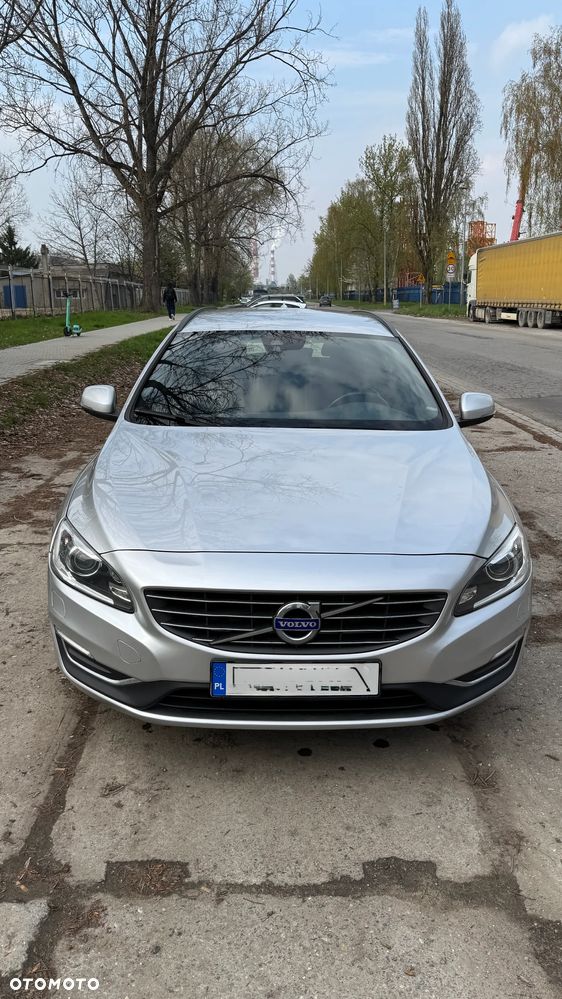 Volvo V60 D4 Geartronic Momentum - 2