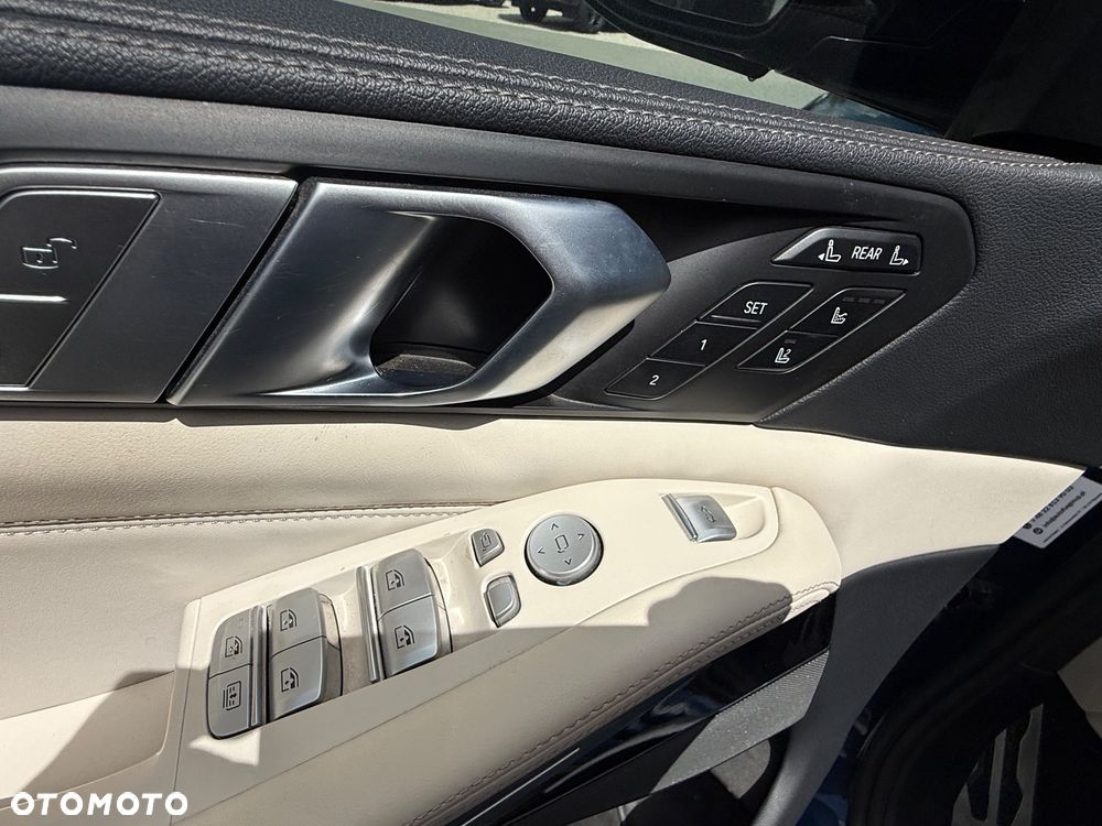 BMW X7 M50d sport - 16