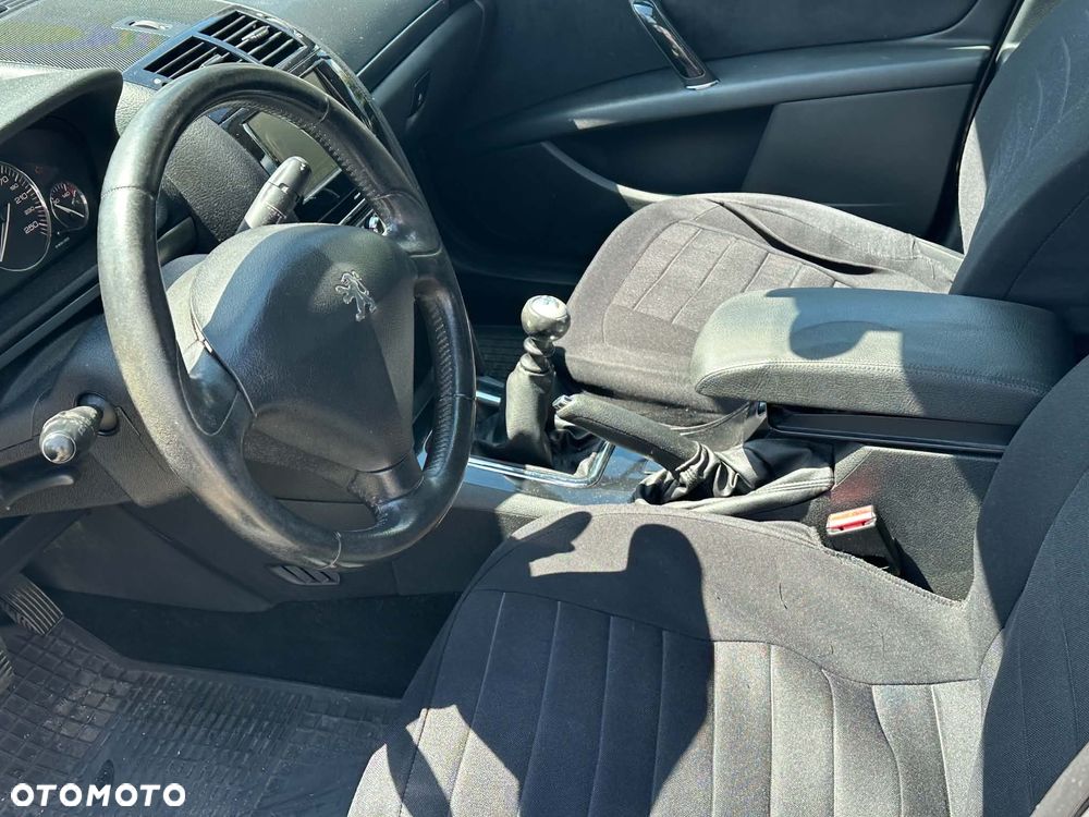 Peugeot 407 - 6