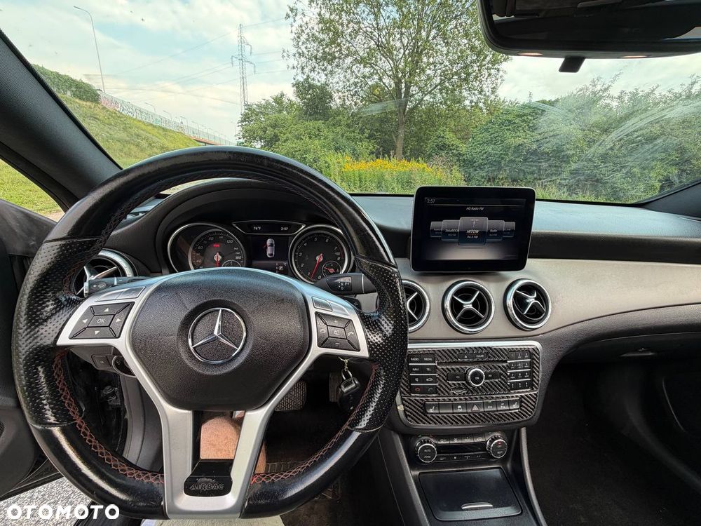 Mercedes-Benz CLA 250 4-Matic 7G-DCT - 10