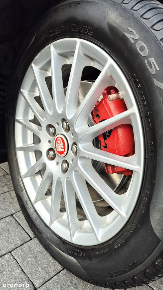 Jaguar XE 2.0 D Portfolio - 22