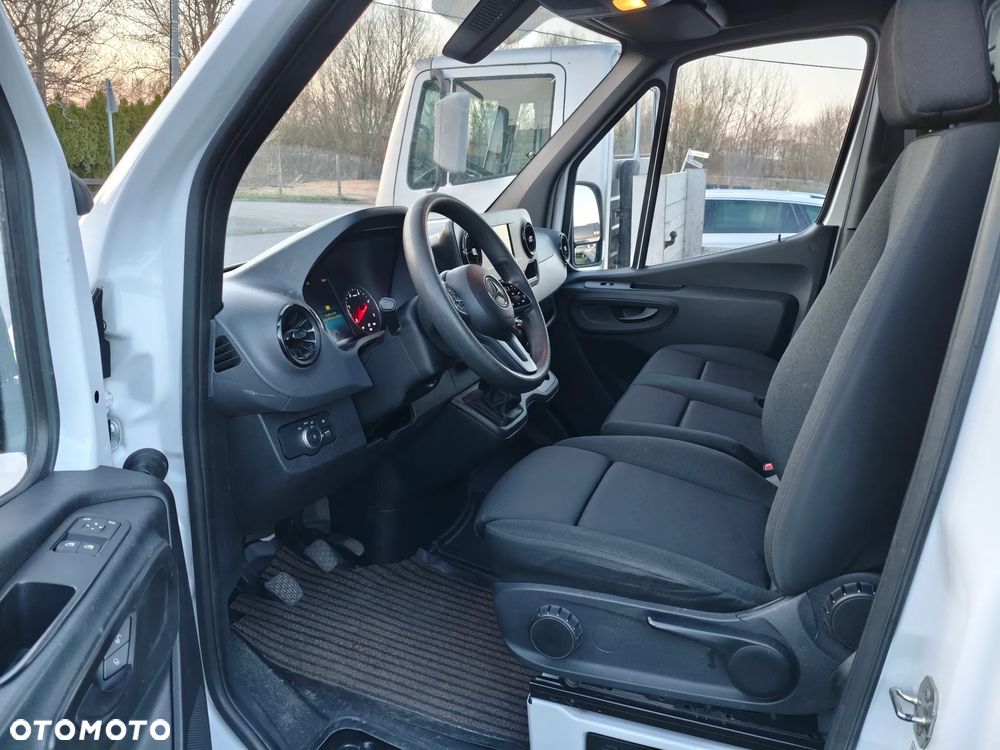Mercedes-Benz Sprinter - 8