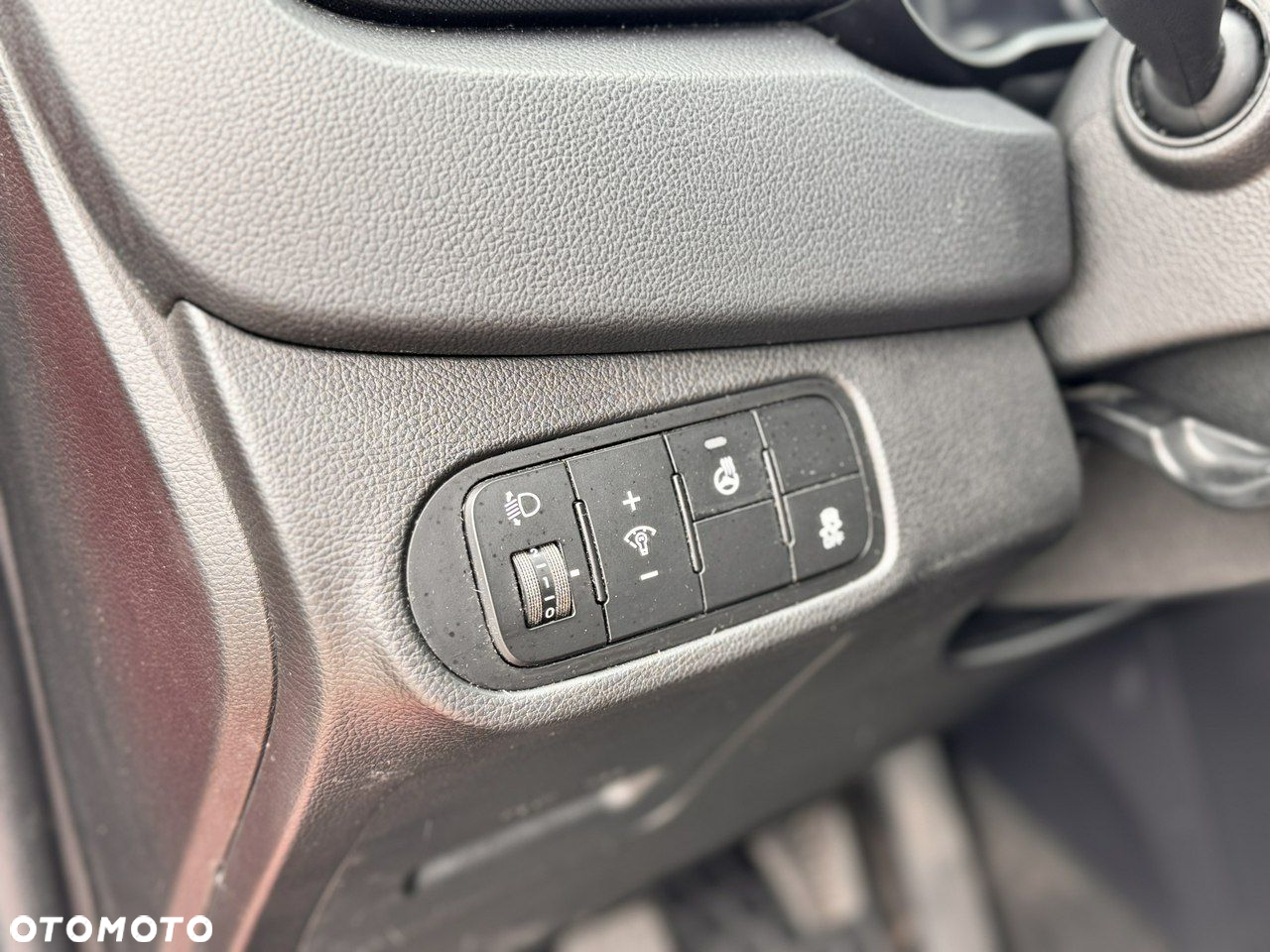 Kia Carens 1.6 GDI XL 7os - 21