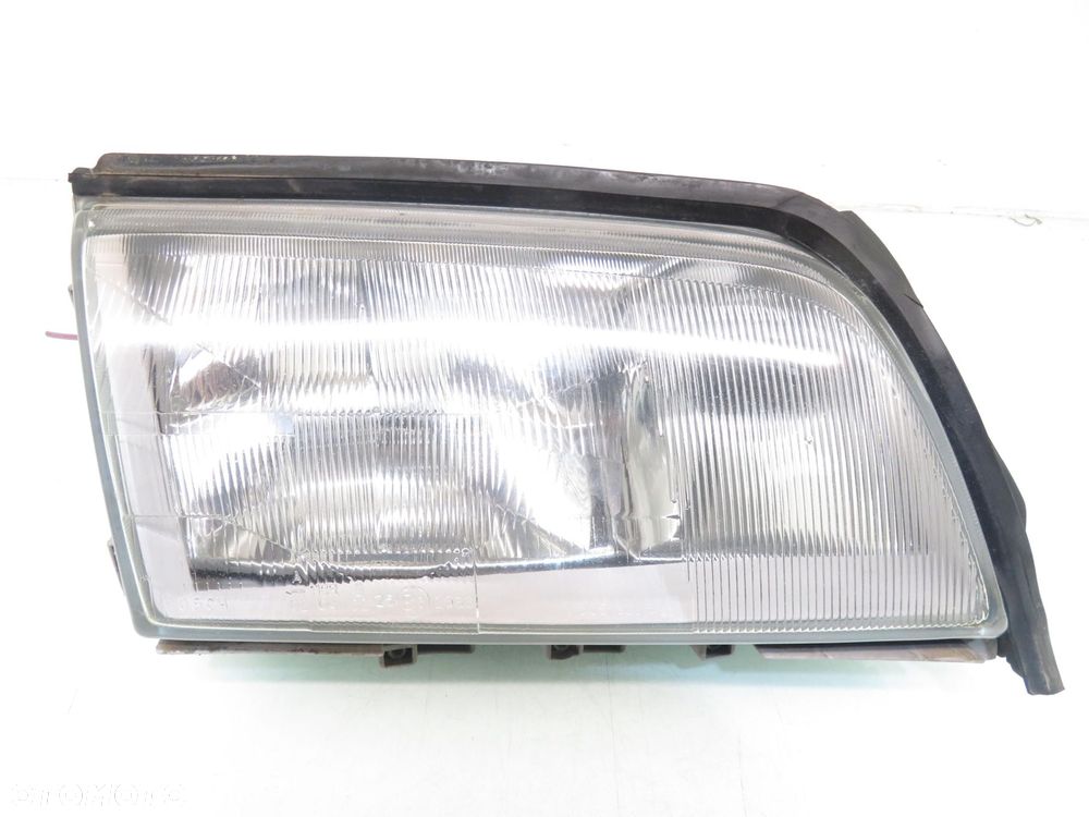 LAMPA PRAWA PRZEDNIA MERCEDES W202 2028201861 - 1