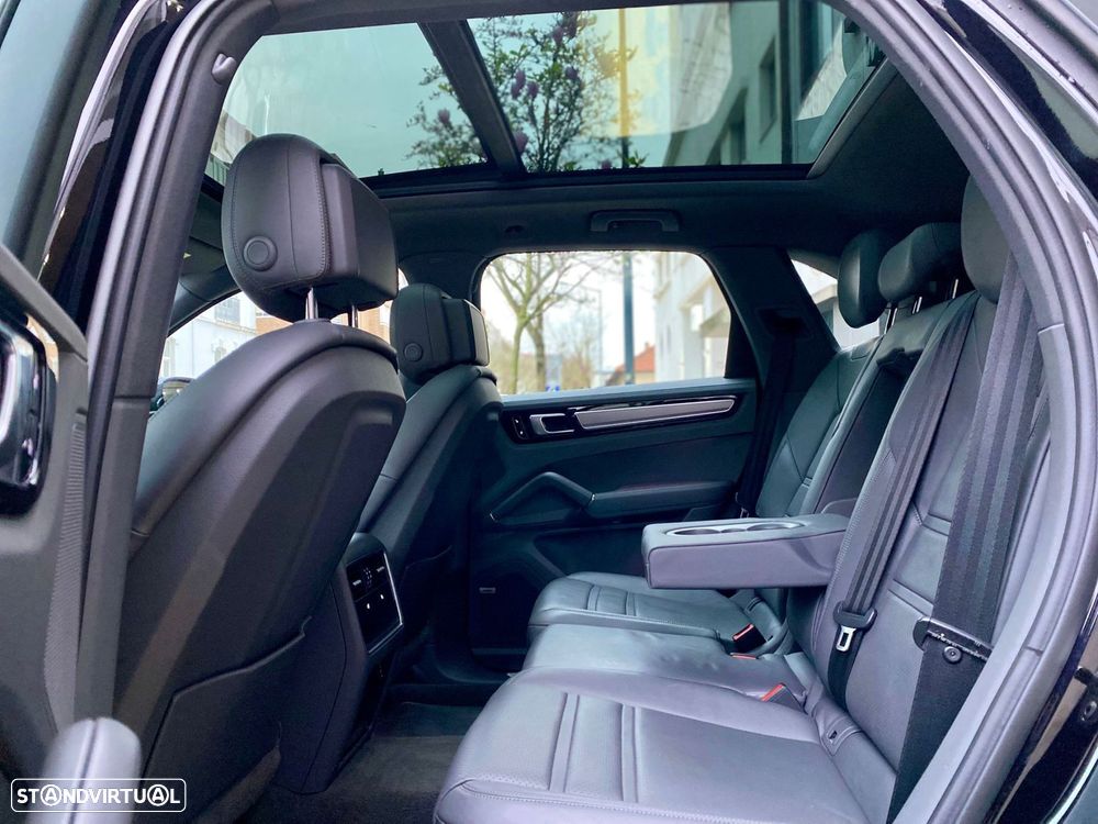 Porsche Cayenne S - 38