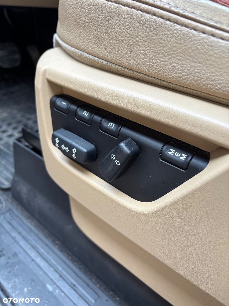 Land Rover Discovery - 23