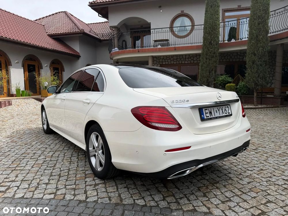 Mercedes-Benz Klasa E 220 d 4-Matic 9G-TRONIC - 4