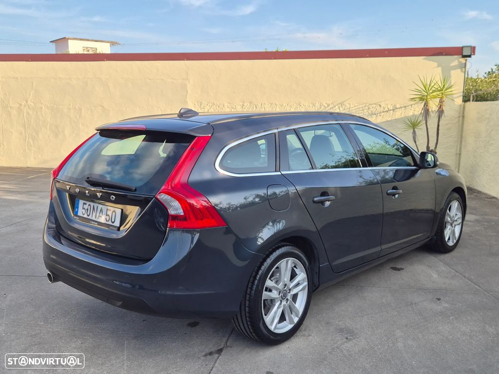 Volvo V60 1.6 D2 Momentum Eco - 5