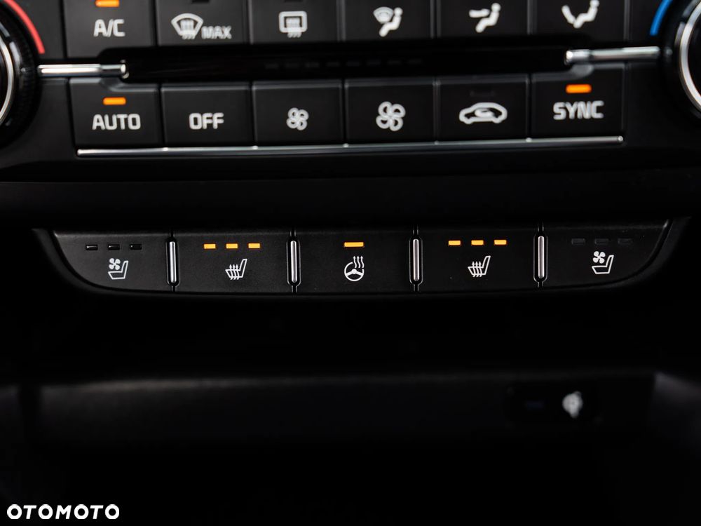 Kia XCeed 1.4 T-GDI OPF DCT7 PLATINUM EDITION - 40