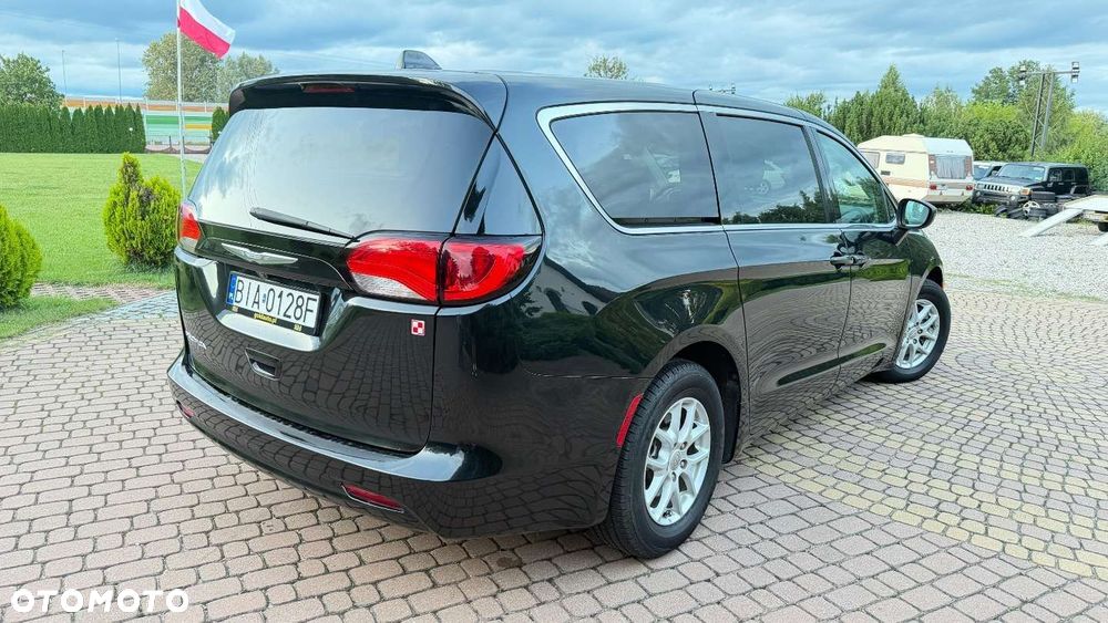 Chrysler Pacifica - 32