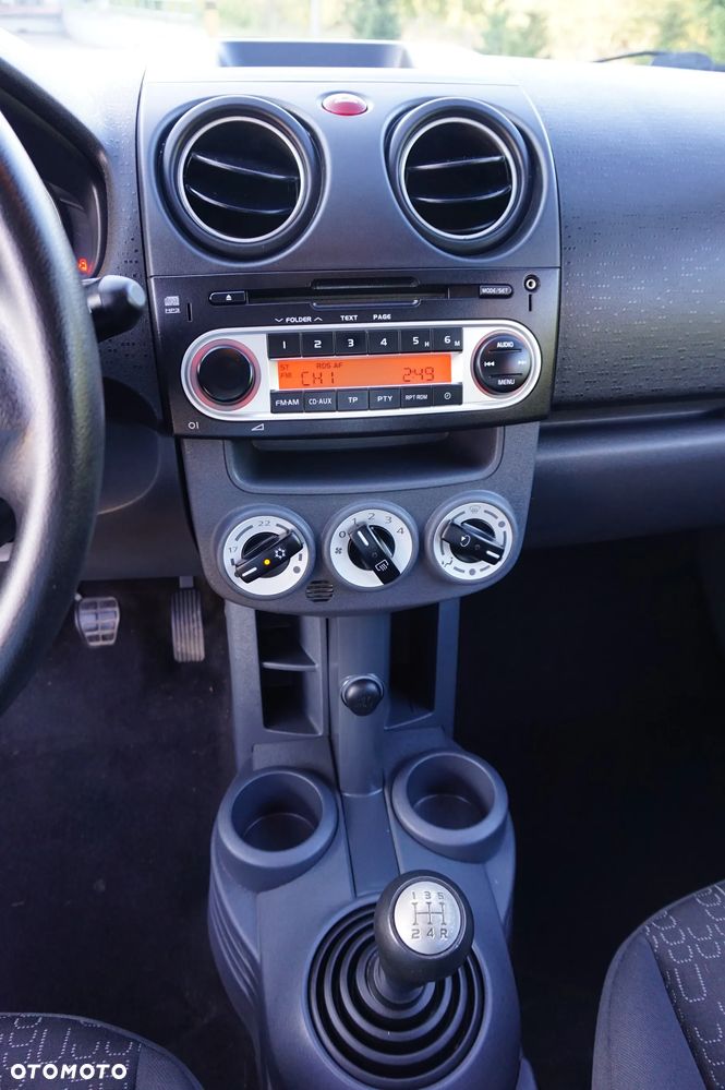 Mitsubishi Colt - 32