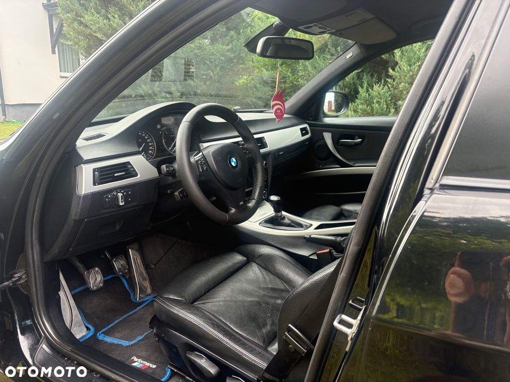BMW Seria 3 318d DPF - 12