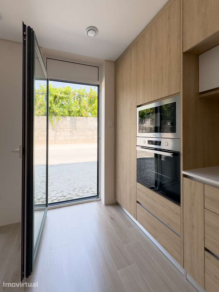 ARRENDA-SE APARTAMENTO T2 - Grande imagem: 2/39