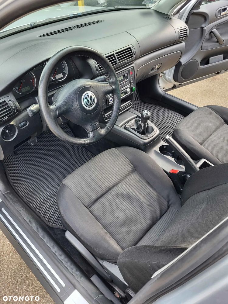 Volkswagen Passat 1.9 TDI Basis - 19