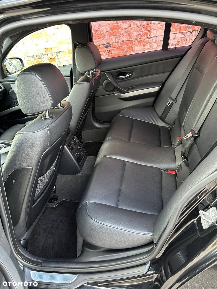 BMW Seria 3 320d - 23