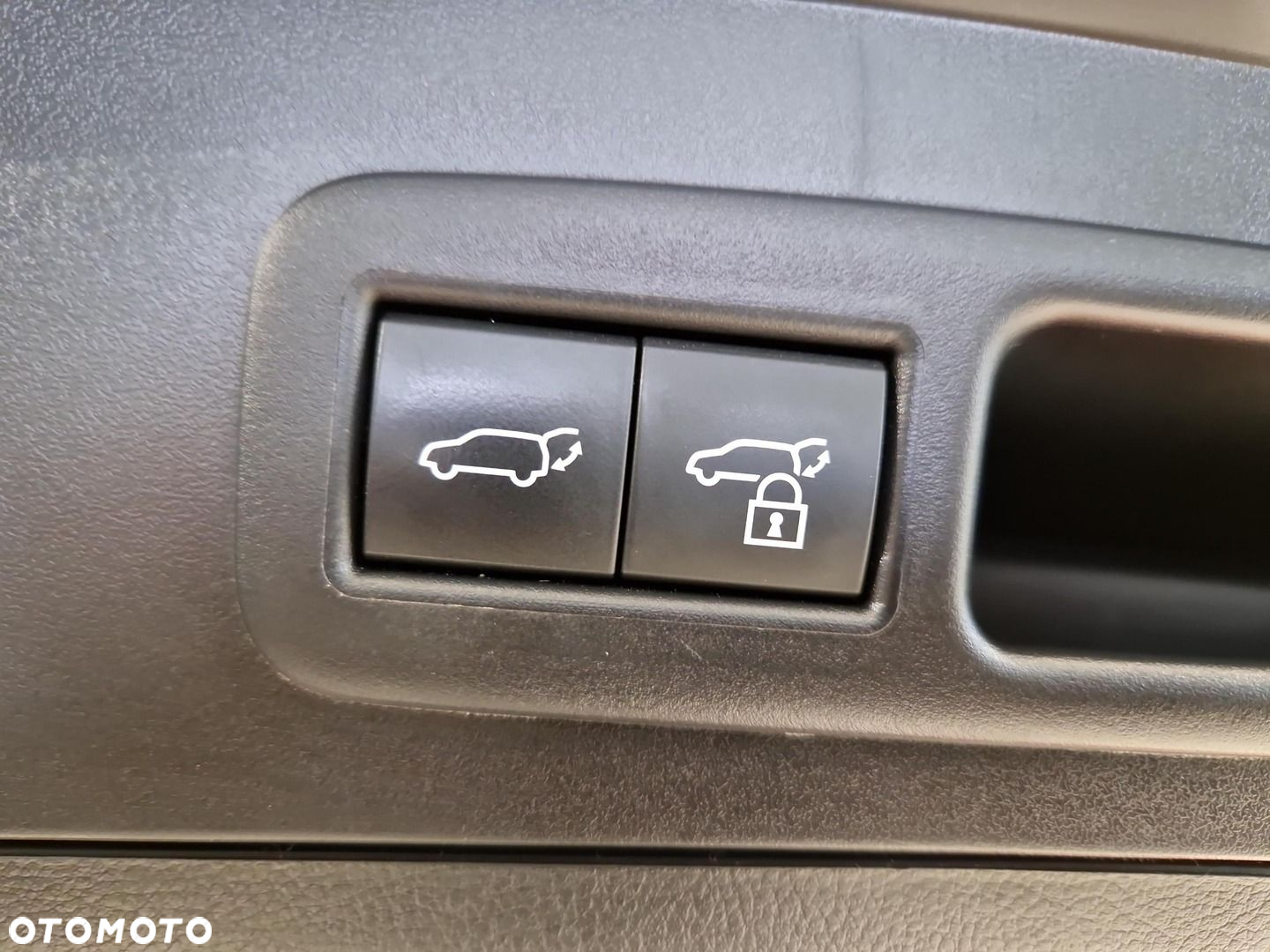 Lexus UX 250h GPF F Impression 2WD - 16