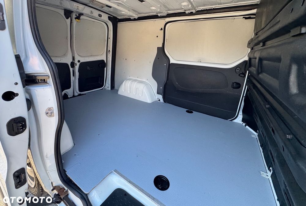 Renault TRAFIC III - 8