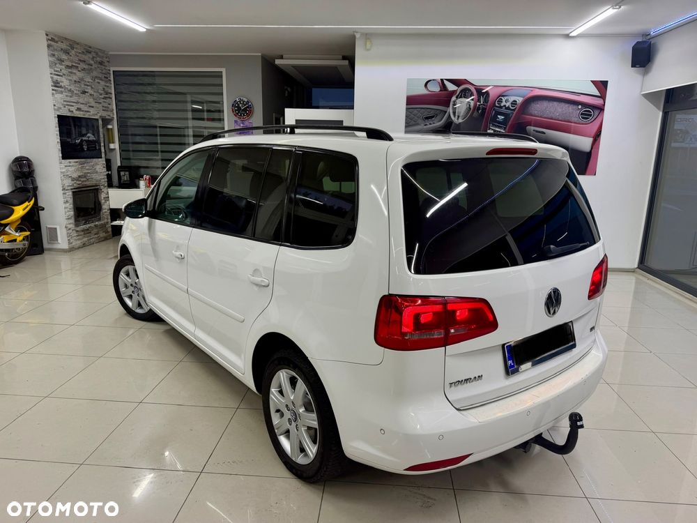 Volkswagen Touran 1.6 TDI DPF Highline DSG - 4