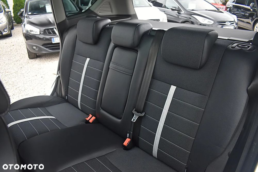 Ford Kuga 2.0 TDCi 2x4 Titanium - 20